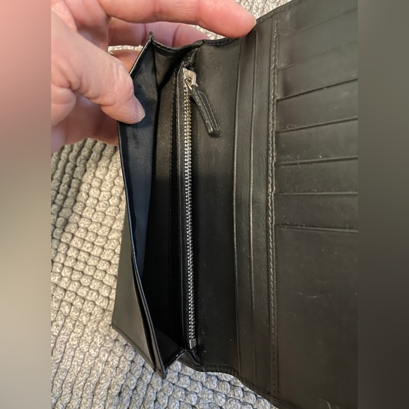 Bvlgari Long wallet unisex EUC like new condition - Picture 8 of 11